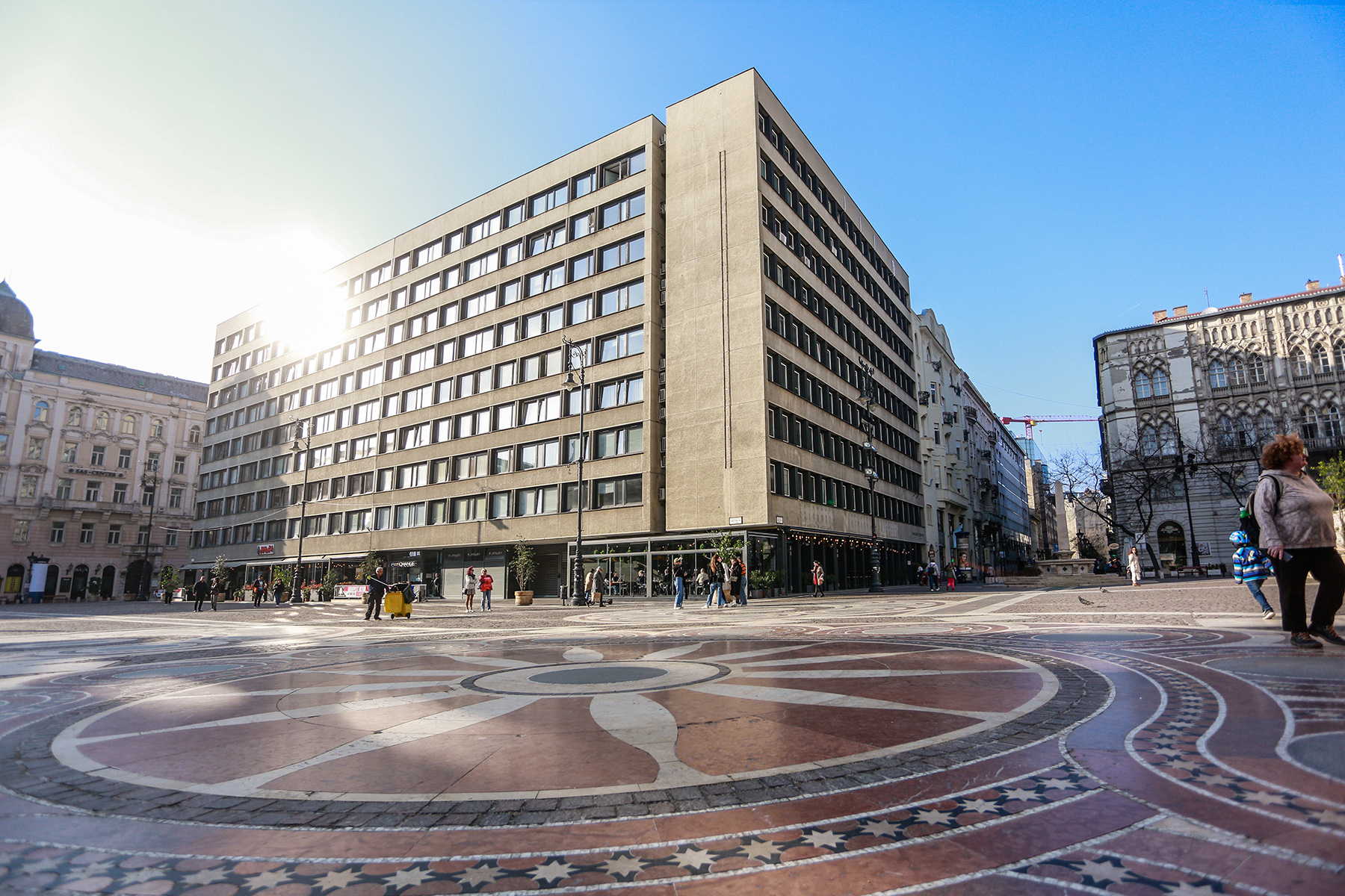 Szent István tér 7-11. - Budapest100